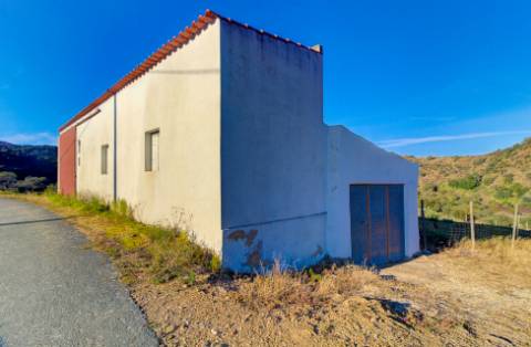 ARMAZEM JUNTO A ALDEIA DE FORTES EM CASTRO MARIM - ALGARVE