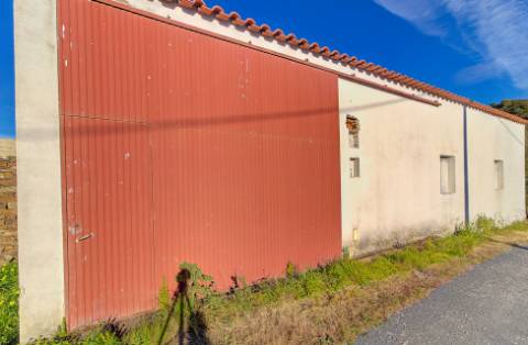 ARMAZEM JUNTO A ALDEIA DE FORTES EM CASTRO MARIM - ALGARVE