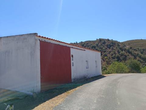 ARMAZEM JUNTO A ALDEIA DE FORTES EM CASTRO MARIM - ALGARVE