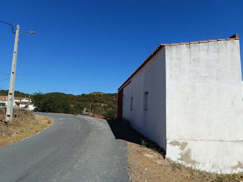 ARMAZEM JUNTO A ALDEIA DE FORTES EM CASTRO MARIM - ALGARVE