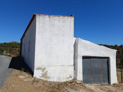 ARMAZEM JUNTO A ALDEIA DE FORTES EM CASTRO MARIM - ALGARVE