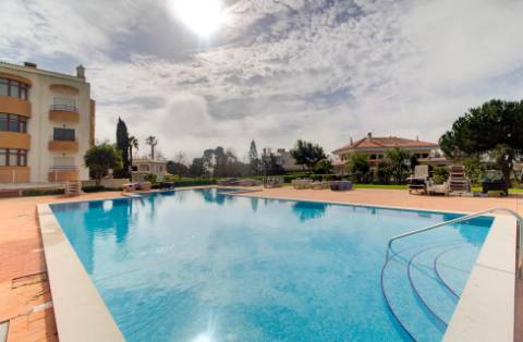 Apartamento T1+1 de Arrendamento - Setembro a Junho em Alvor