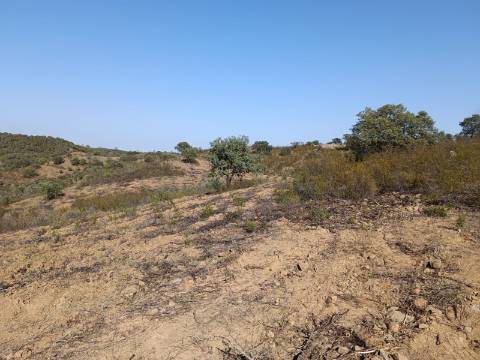TERRENO COM 57.320 M2 - COM VISTA LAGO - PRÓXIMO AO VALE DO PEREIRO EM ODELEITE - CASTRO MARIM - ALGARVE