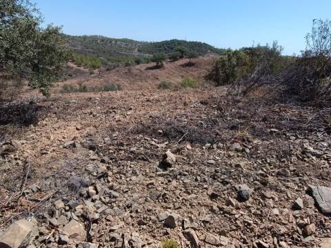 TERRENO COM 57.320 M2 - COM VISTA LAGO - PRÓXIMO AO VALE DO PEREIRO EM ODELEITE - CASTRO MARIM - ALGARVE