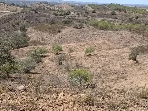 TERRENO COM 57.320 M2 - COM VISTA LAGO - PRÓXIMO AO VALE DO PEREIRO EM ODELEITE - CASTRO MARIM - ALGARVE