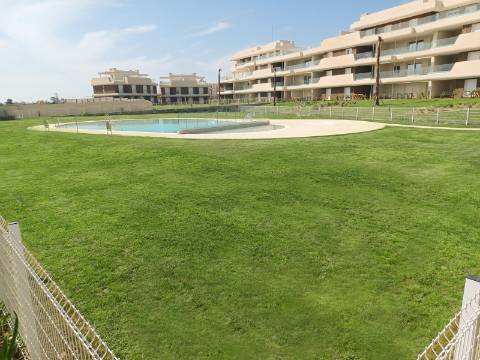 Moradia T3 Unifamiliar Geminada com Jardim Privativo e Três Terraços em Isla de Canela, 'Ayamonte' Pueblo, Espanha.