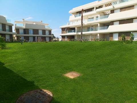 Moradia T3 Unifamiliar Geminada com Jardim Privativo e Três Terraços em Isla de Canela, 'Ayamonte' Pueblo, Espanha.