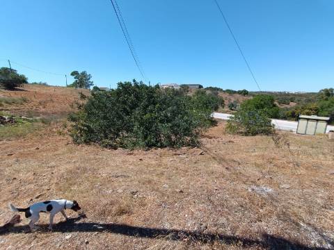 MORADIA ISOLADA - COM TERRENO - NA SENTINELA EM CASTRO MARIM - ALGARVE