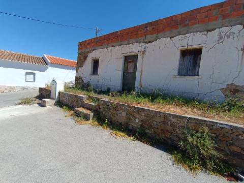 MORADIA ISOLADA - COM TERRENO - NA SENTINELA EM CASTRO MARIM - ALGARVE