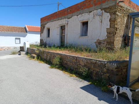 MORADIA ISOLADA - COM TERRENO - NA SENTINELA EM CASTRO MARIM - ALGARVE
