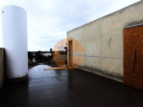 Nova moradia T4 com terraço com jacuzzi em Tavira