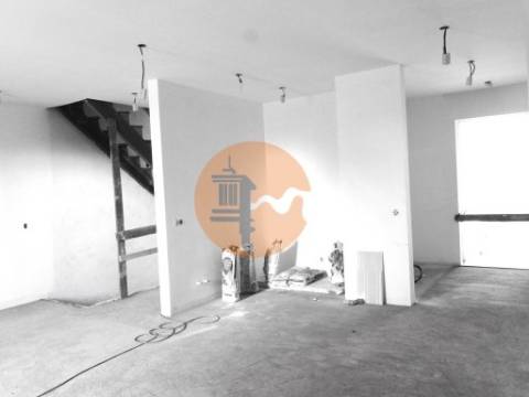 Nova moradia T4 com terraço com jacuzzi em Tavira