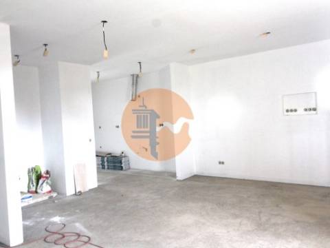 Nova moradia T4 com terraço com jacuzzi em Tavira