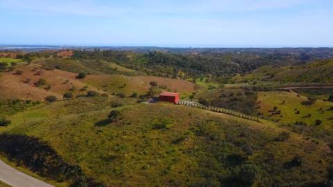 TERRENO COM 12.720 M2 - VISTA MAR - COM ARVORES - REGA - BOMBA E PAINEIS SOLARES - CAMPEIROS - CASTRO MARIM - ALGARVE