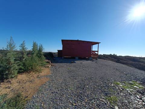 TERRENO COM 12.720 M2 - VISTA MAR - COM ARVORES - REGA - BOMBA E PAINEIS SOLARES - CAMPEIROS - CASTRO MARIM - ALGARVE