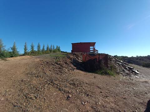 TERRENO COM 12.720 M2 - VISTA MAR - COM ARVORES - REGA - BOMBA E PAINEIS SOLARES - CAMPEIROS - CASTRO MARIM - ALGARVE