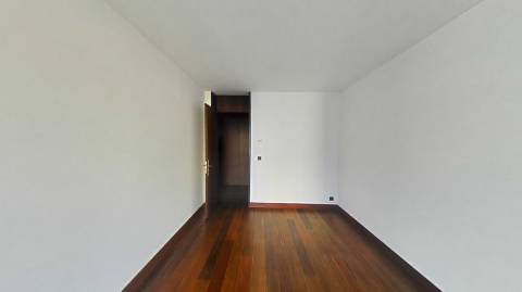 T4 de Luxo - Restelo