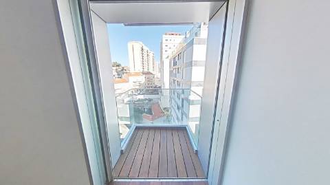 T4 de Luxo - Restelo