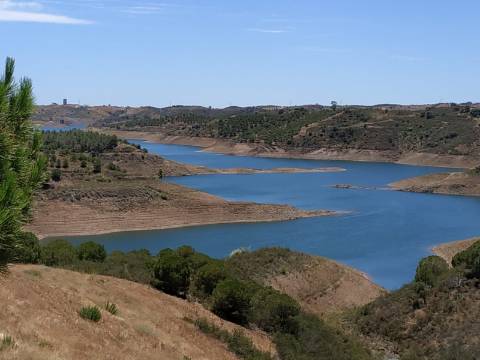 TERRENO COM 20 HECTARES - JUNTO AO LAGO - POSSIBILIDADE DE CONSTRUÇÃO - TURISMO - CORTE DO GAGO - CASTRO MARIM - ALGARVE