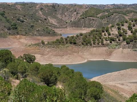 TERRENO COM 20 HECTARES - JUNTO AO LAGO - POSSIBILIDADE DE CONSTRUÇÃO - TURISMO - CORTE DO GAGO - CASTRO MARIM - ALGARVE