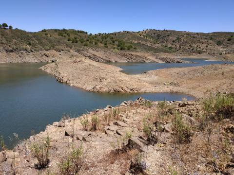 TERRENO COM 20 HECTARES - JUNTO AO LAGO - POSSIBILIDADE DE CONSTRUÇÃO - TURISMO - CORTE DO GAGO - CASTRO MARIM - ALGARVE
