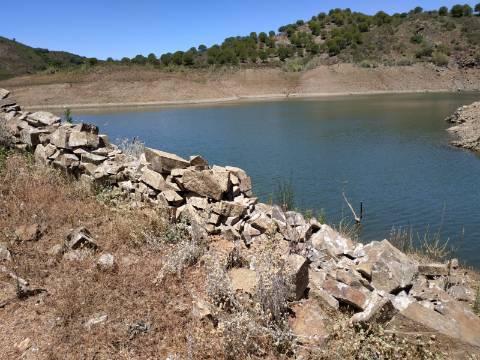TERRENO COM 20 HECTARES - JUNTO AO LAGO - POSSIBILIDADE DE CONSTRUÇÃO - TURISMO - CORTE DO GAGO - CASTRO MARIM - ALGARVE