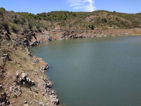 TERRENO COM 20 HECTARES - JUNTO AO LAGO - POSSIBILIDADE DE CONSTRUÇÃO - TURISMO - CORTE DO GAGO - CASTRO MARIM - ALGARVE