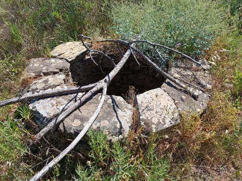 TERRENO COM 8.720 M2 - COM POÇO - PRÓXIMO A CORTE DO GAGO EM CASTRO MARIM - ALGARVE