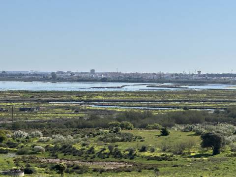 Moradia moderna de excelência T3 isolada com piscina e vistas deslumbrantes.