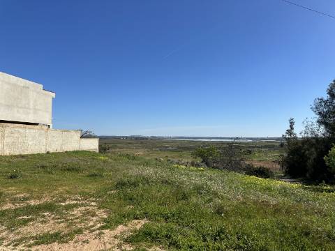 Moradia moderna de excelência T3 isolada com piscina e vistas deslumbrantes.