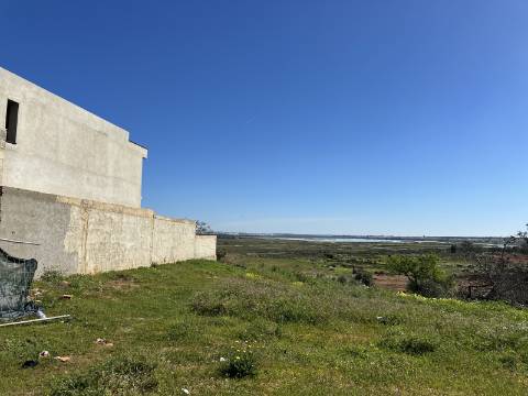 Moradia moderna de excelência T3 isolada com piscina e vistas deslumbrantes.