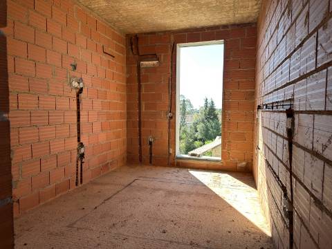 Moradia moderna de excelência T3 isolada com piscina e vistas deslumbrantes.