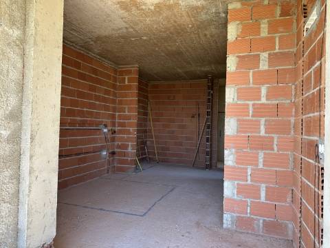 Moradia moderna de excelência T3 isolada com piscina e vistas deslumbrantes.