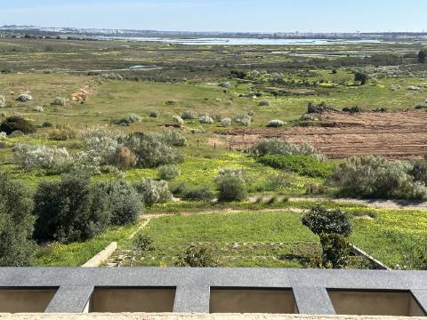 Moradia moderna de excelência T3 isolada com piscina e vistas deslumbrantes.