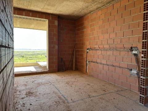 Moradia moderna de excelência T3 isolada com piscina e vistas deslumbrantes.