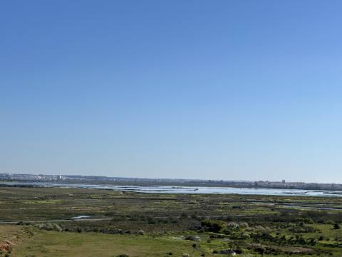 Moradia moderna de excelência T3 isolada com piscina e vistas deslumbrantes.