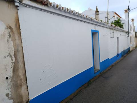 MORADIA T4 - COM TERRAÇO - COM JARDIM E POÇO - NO CENTRO DO AZINHAL EM CASTRO MARIM - ALGARVE