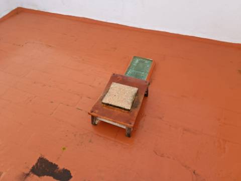 MORADIA T4 - COM TERRAÇO - COM JARDIM E POÇO - NO CENTRO DO AZINHAL EM CASTRO MARIM - ALGARVE