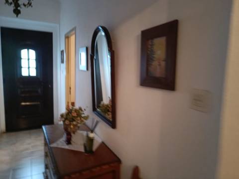 MORADIA T4 - COM TERRAÇO - COM JARDIM E POÇO - NO CENTRO DO AZINHAL EM CASTRO MARIM - ALGARVE