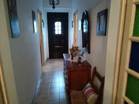 MORADIA T4 - COM TERRAÇO - COM JARDIM E POÇO - NO CENTRO DO AZINHAL EM CASTRO MARIM - ALGARVE