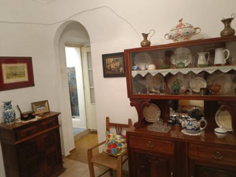 MORADIA T4 - COM TERRAÇO - COM JARDIM E POÇO - NO CENTRO DO AZINHAL EM CASTRO MARIM - ALGARVE