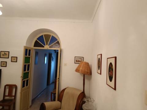 MORADIA T4 - COM TERRAÇO - COM JARDIM E POÇO - NO CENTRO DO AZINHAL EM CASTRO MARIM - ALGARVE