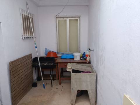 MORADIA T4 - COM TERRAÇO - COM JARDIM E POÇO - NO CENTRO DO AZINHAL EM CASTRO MARIM - ALGARVE