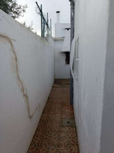 MORADIA T4 - COM TERRAÇO - COM JARDIM E POÇO - NO CENTRO DO AZINHAL EM CASTRO MARIM - ALGARVE