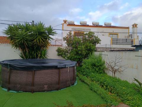 MORADIA T4 - COM TERRAÇO - COM JARDIM E POÇO - NO CENTRO DO AZINHAL EM CASTRO MARIM - ALGARVE