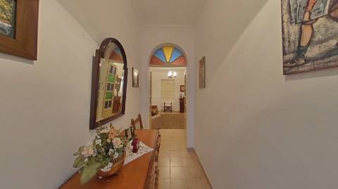 MORADIA T4 - COM TERRAÇO - COM JARDIM E POÇO - NO CENTRO DO AZINHAL EM CASTRO MARIM - ALGARVE