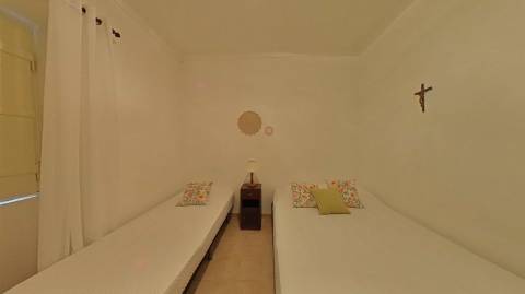 MORADIA T4 - COM TERRAÇO - COM JARDIM E POÇO - NO CENTRO DO AZINHAL EM CASTRO MARIM - ALGARVE