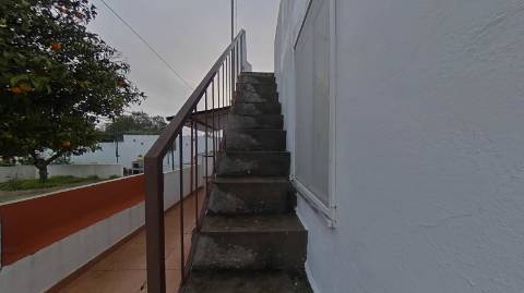 MORADIA T4 - COM TERRAÇO - COM JARDIM E POÇO - NO CENTRO DO AZINHAL EM CASTRO MARIM - ALGARVE