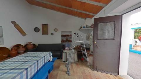 MORADIA T4 - COM TERRAÇO - COM JARDIM E POÇO - NO CENTRO DO AZINHAL EM CASTRO MARIM - ALGARVE