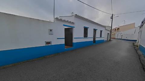 MORADIA T4 - COM TERRAÇO - COM JARDIM E POÇO - NO CENTRO DO AZINHAL EM CASTRO MARIM - ALGARVE